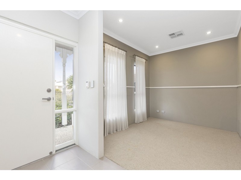 69 Kangaroo Avenue, Kwinana Town Centre WA 6167