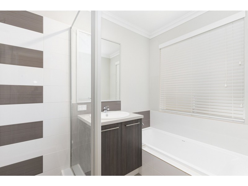 69 Kangaroo Avenue, Kwinana Town Centre WA 6167