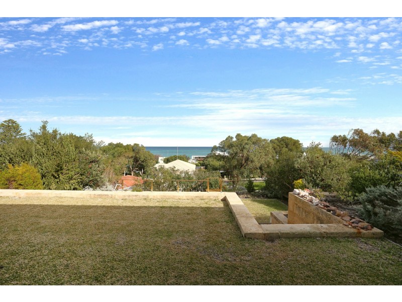 25 Ashley Avenue, Quinns Rocks WA 6030