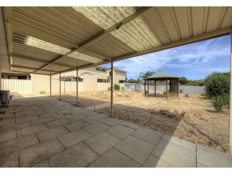 55 Redcliffe Avenue, Balga WA 6061