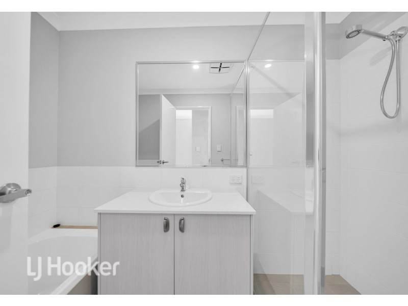 6 Urobilin Loop, Eglinton WA 6034