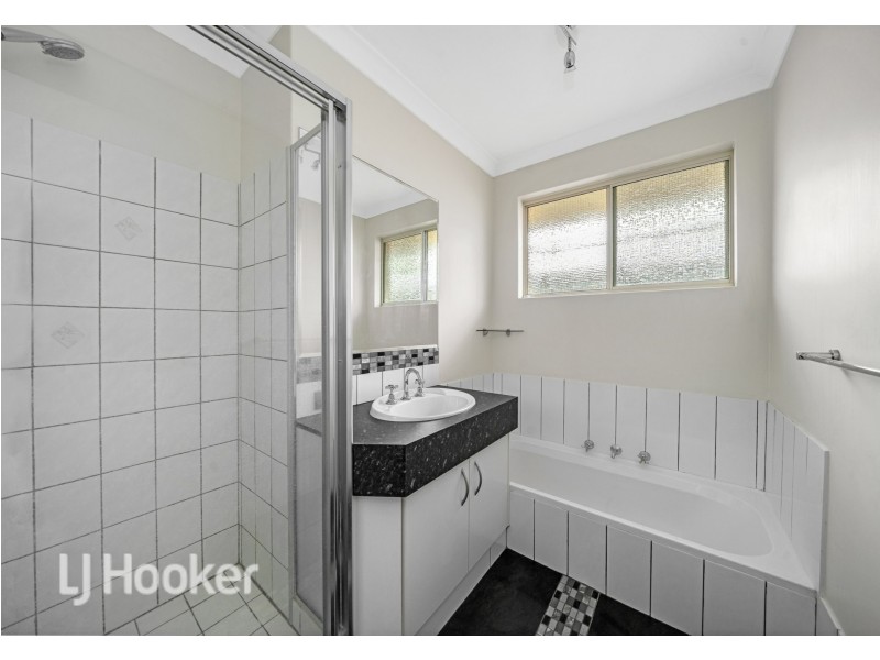 40 Fisherton Circuit, Kinross WA 6028