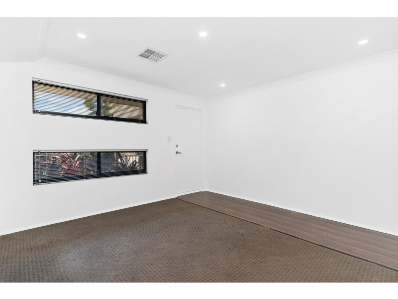 35 Grandis Boulevard, Banksia Grove WA 6031