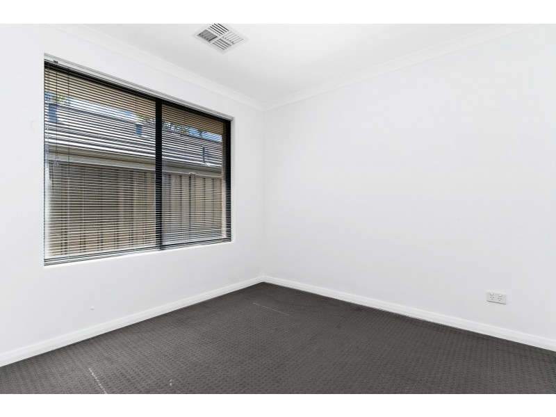 35 Grandis Boulevard, Banksia Grove WA 6031