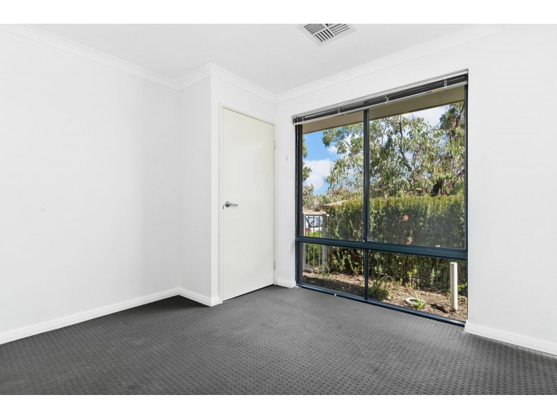 35 Grandis Boulevard, Banksia Grove WA 6031