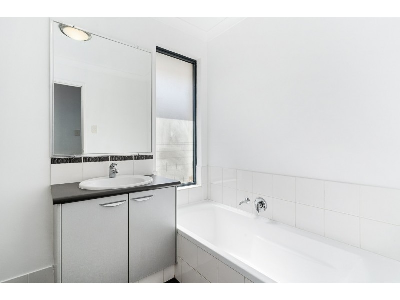 35 Grandis Boulevard, Banksia Grove WA 6031