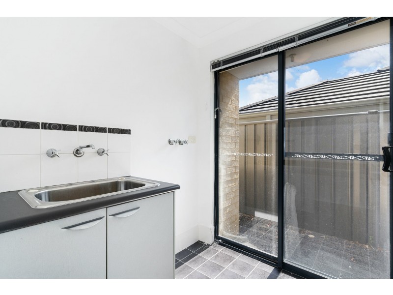 35 Grandis Boulevard, Banksia Grove WA 6031