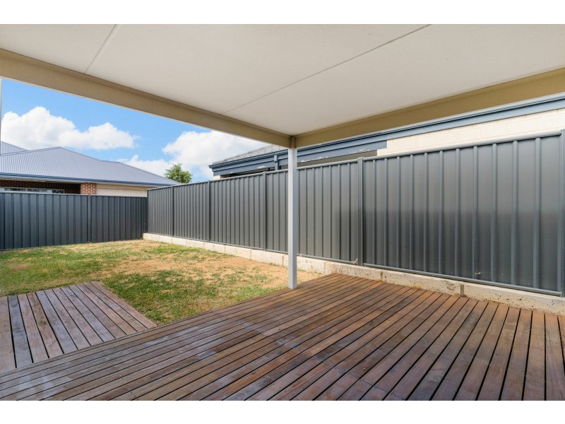 35 Grandis Boulevard, Banksia Grove WA 6031