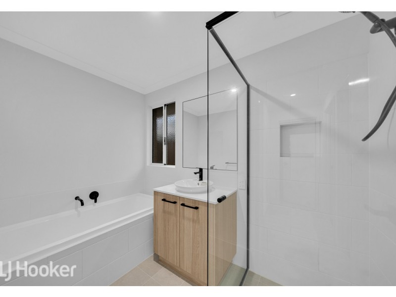 21 Capilano Avenue, Yanchep WA 6035