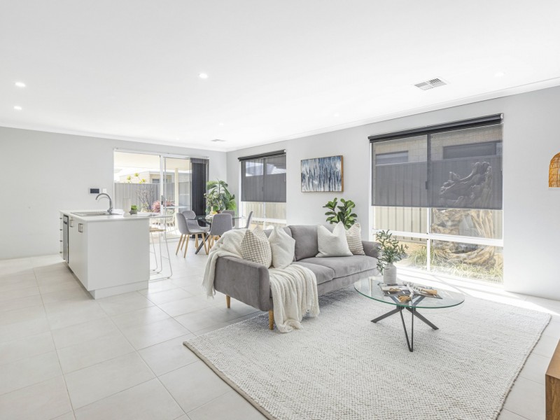 15 Lipson Way, Eglinton WA 6034