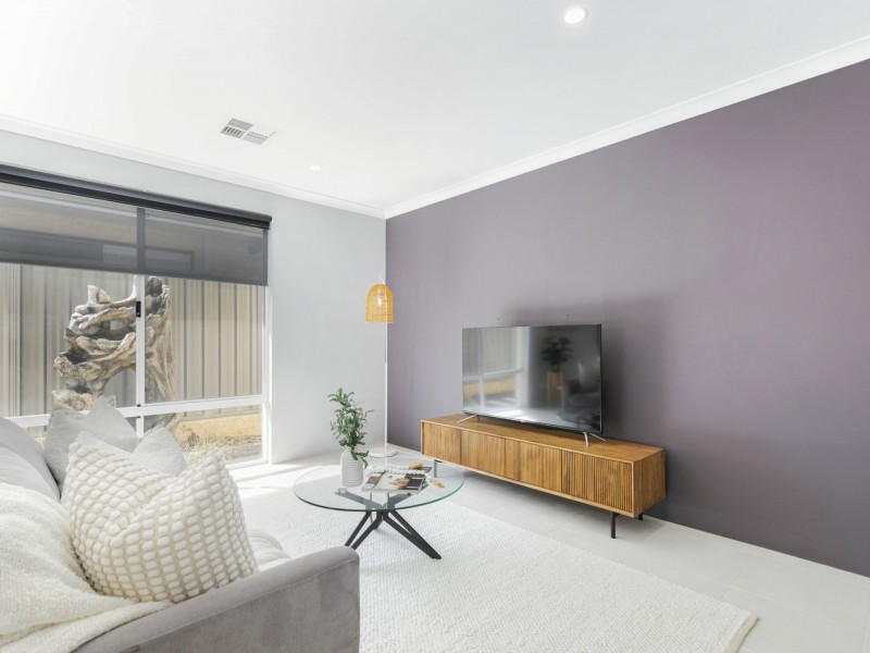 15 Lipson Way, Eglinton WA 6034