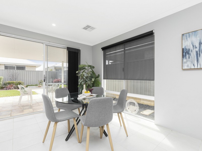 15 Lipson Way, Eglinton WA 6034