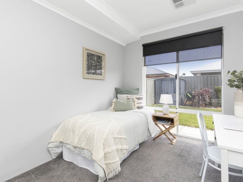 15 Lipson Way, Eglinton WA 6034