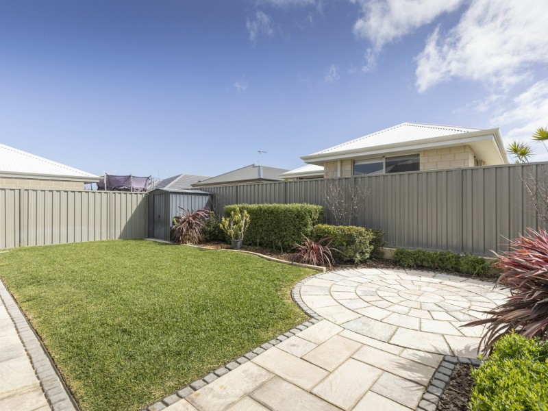 15 Lipson Way, Eglinton WA 6034