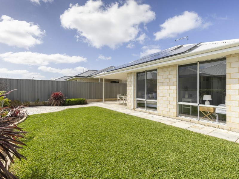 15 Lipson Way, Eglinton WA 6034