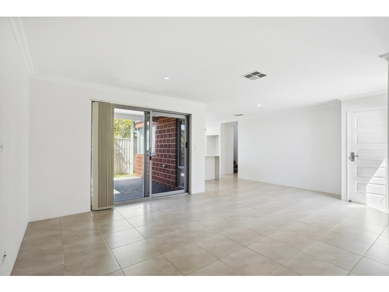 143 Cosimo Drive, Woodvale WA 6026