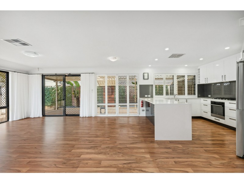 28 Dundaff Turn, Kinross WA 6028