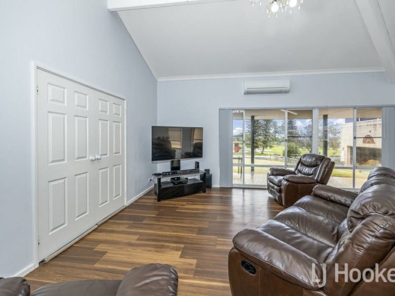 2 Oceanside Promenade, Mullaloo WA 6027