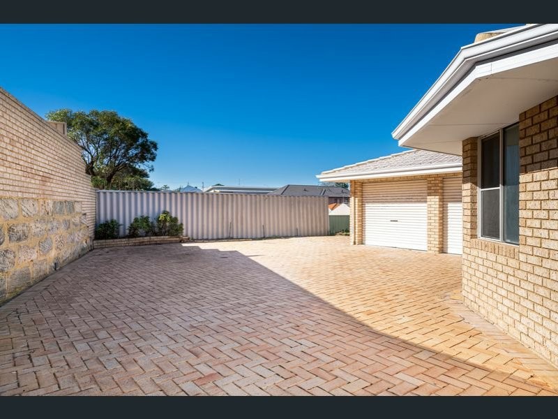2 Oceanside Promenade, Mullaloo WA 6027