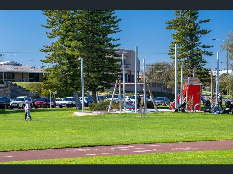2 Oceanside Promenade, Mullaloo WA 6027