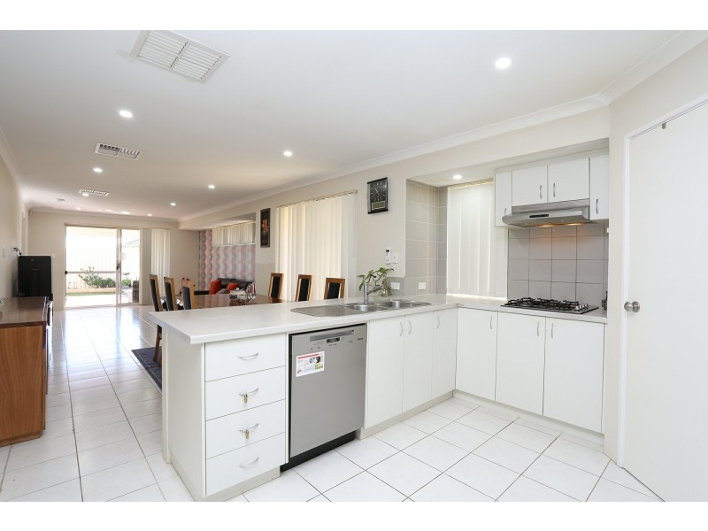 101A Kingsway, Madeley WA 6065