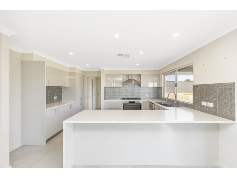 29 Loton Drive, Northam WA 6401