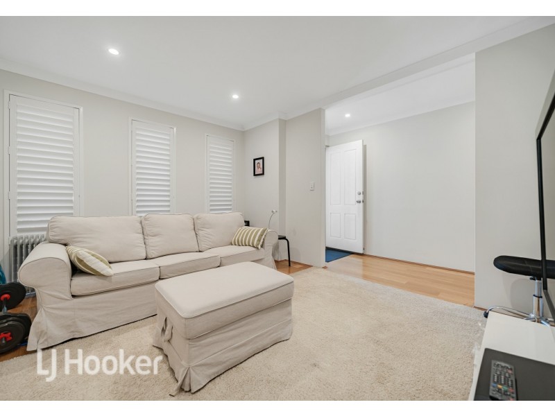 25 Grandoak Drive, Clarkson WA 6030