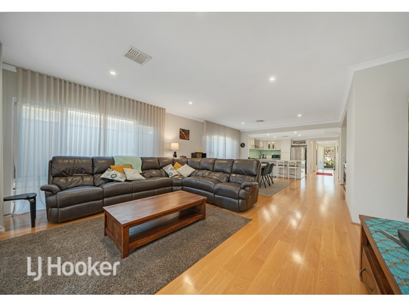 25 Grandoak Drive, Clarkson WA 6030