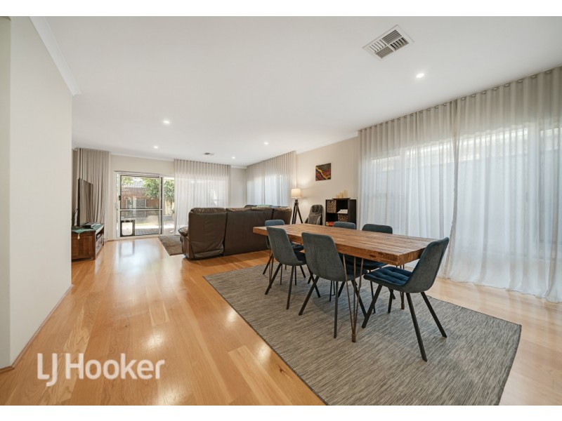 25 Grandoak Drive, Clarkson WA 6030