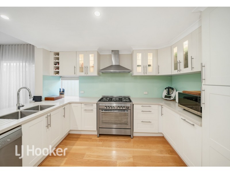 25 Grandoak Drive, Clarkson WA 6030