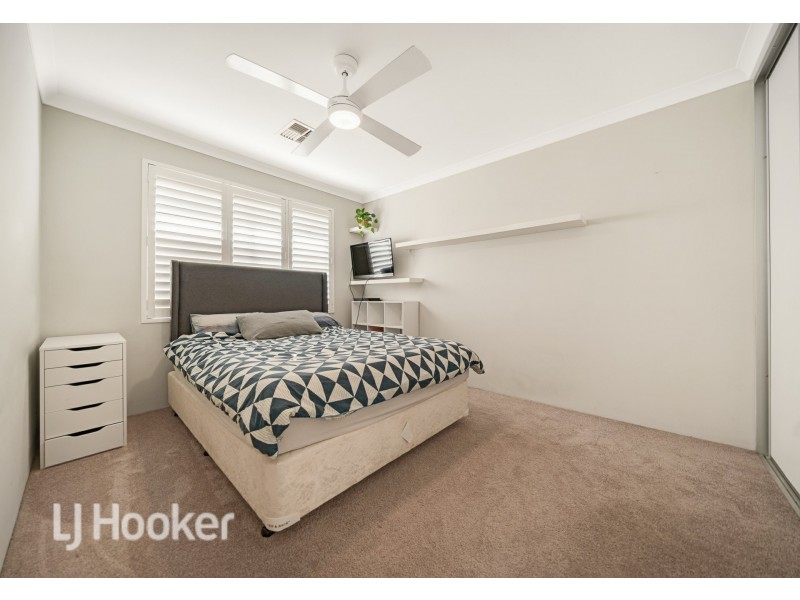 25 Grandoak Drive, Clarkson WA 6030