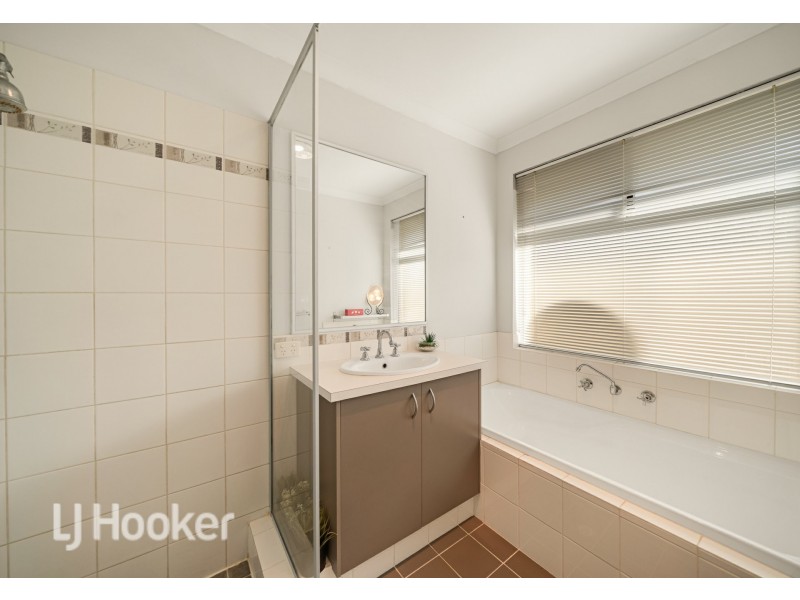 25 Grandoak Drive, Clarkson WA 6030