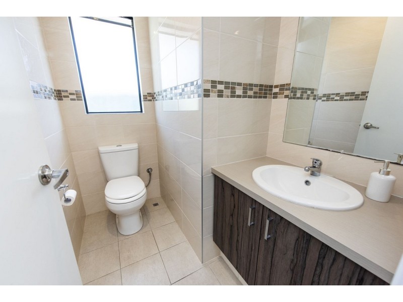 18 Halcyon Crescent, Aveley WA 6069