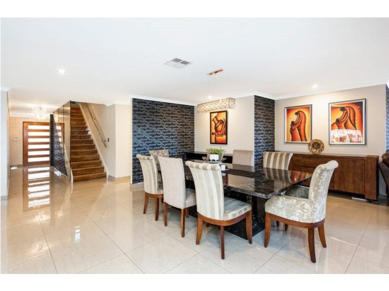18 Halcyon Crescent, Aveley WA 6069