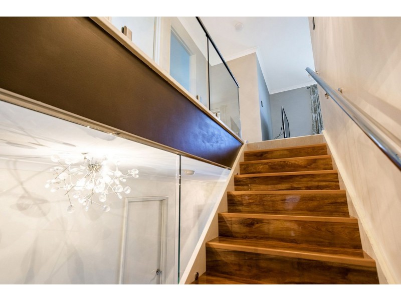 18 Halcyon Crescent, Aveley WA 6069