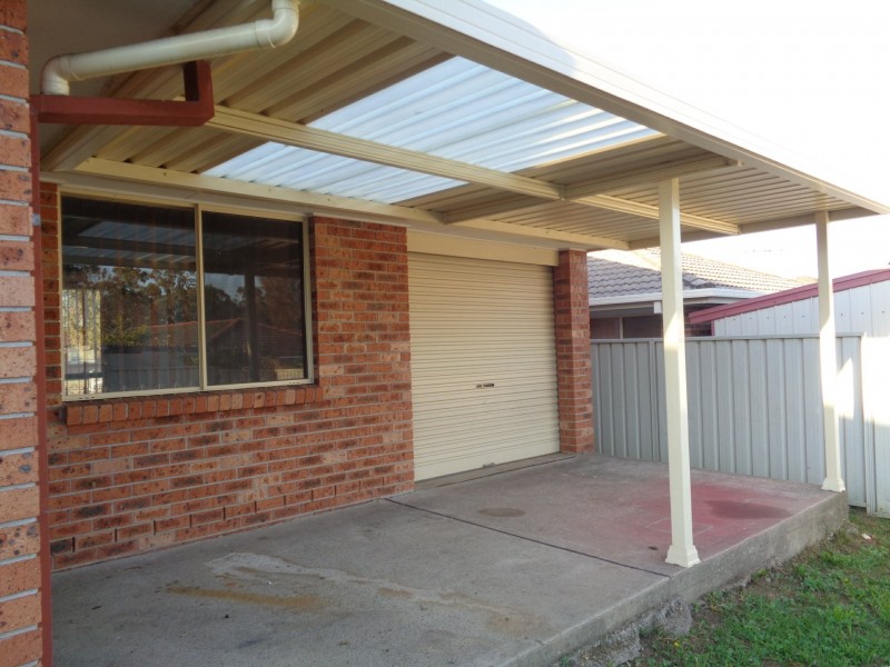 10 Swan Circuit, Green Valley NSW 2168