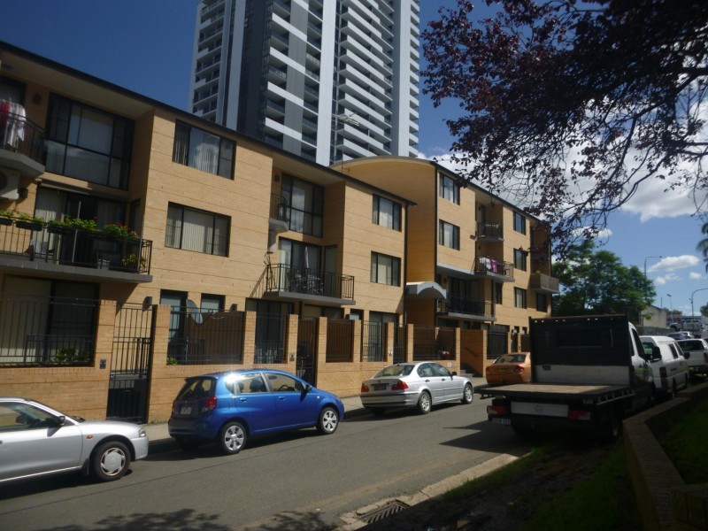 14/11 Charles Street, Liverpool NSW 2170