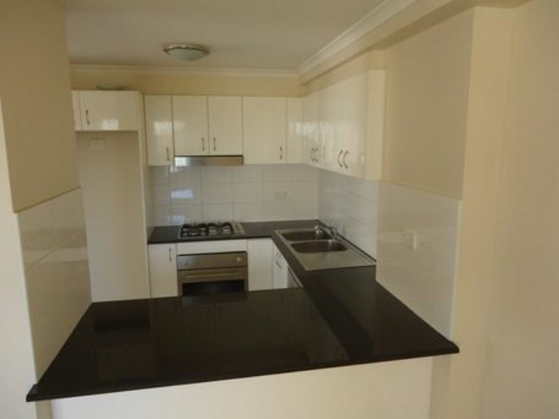 15/8-10 Lachlan Street, Liverpool NSW 2170