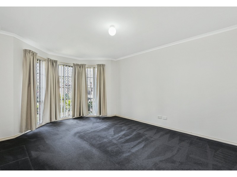 33 Chardonnay Drive, Skye VIC 3977