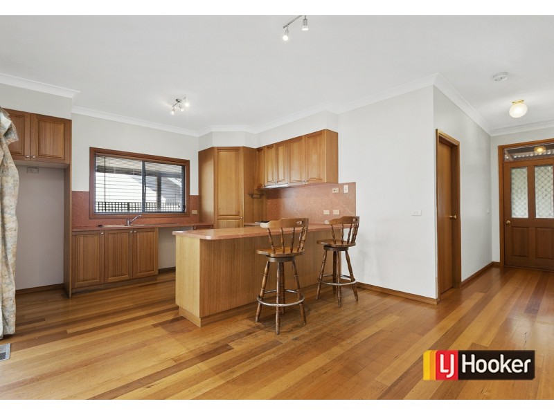 8 Colin Avenue, Frankston VIC 3199