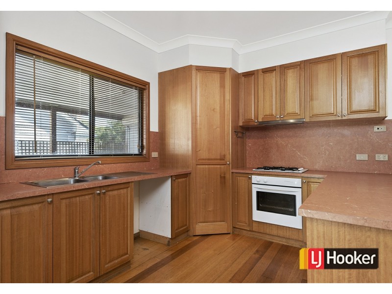 8 Colin Avenue, Frankston VIC 3199