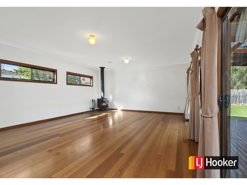 8 Colin Avenue, Frankston VIC 3199