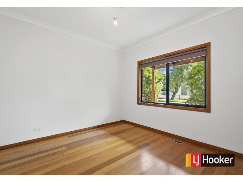 8 Colin Avenue, Frankston VIC 3199