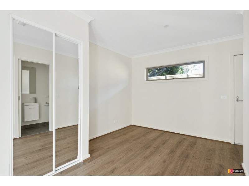 8/93 McMahons Road, Frankston VIC 3199