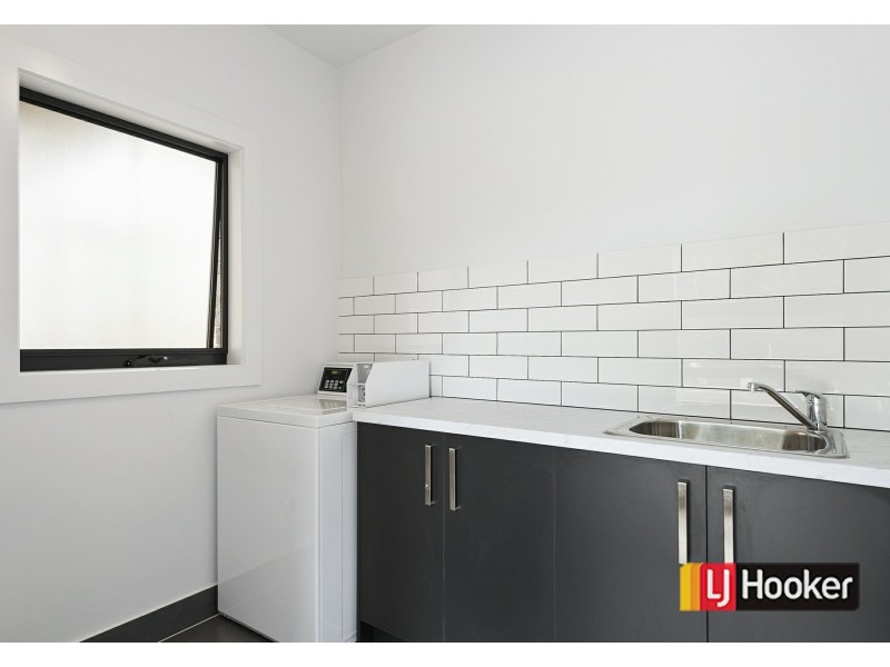 9/92 Beach Street, Frankston VIC 3199