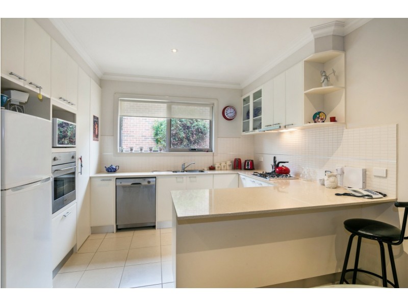 9a Seaview Avenue, Mornington VIC 3931