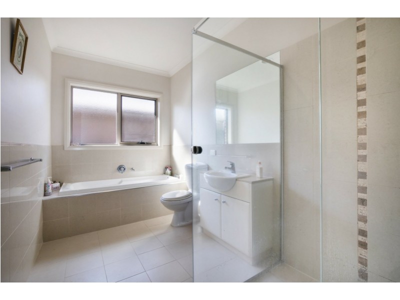 9a Seaview Avenue, Mornington VIC 3931