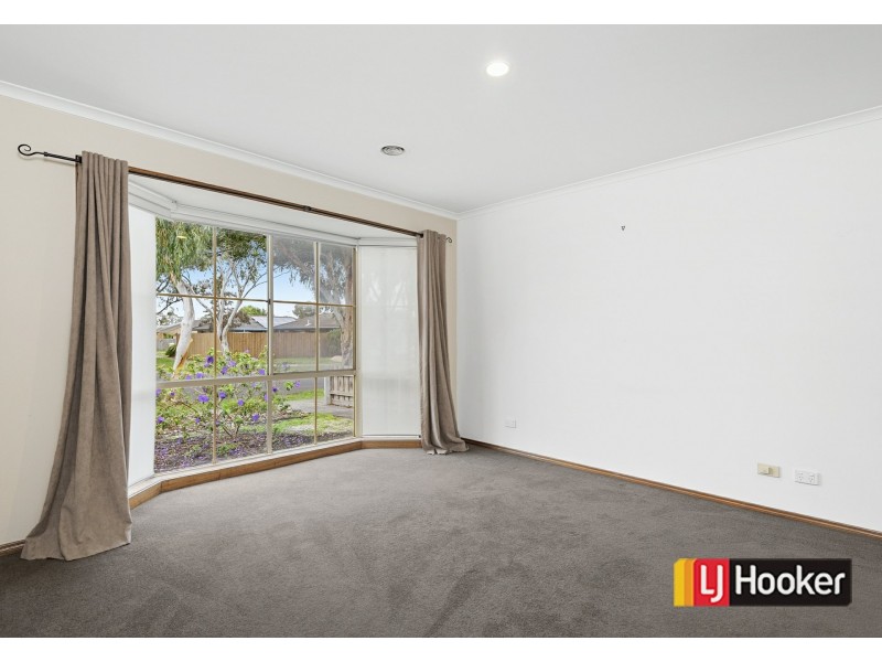 12 John Wedge Wynd, Skye VIC 3977