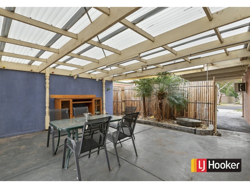 12 John Wedge Wynd, Skye VIC 3977