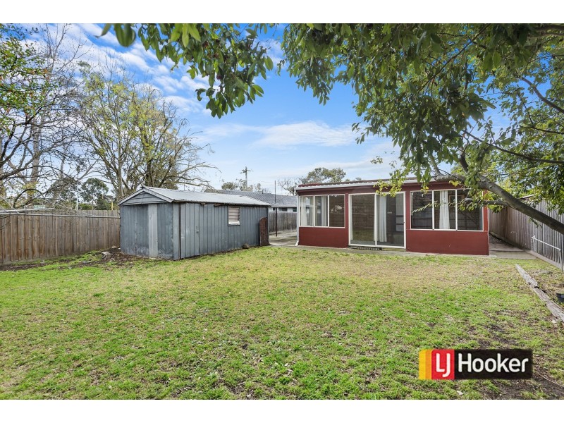 4 Walbundry Avenue, Frankston VIC 3199